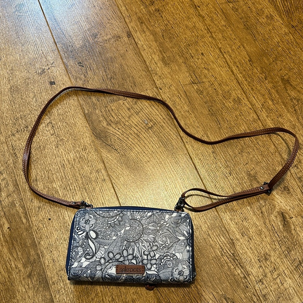 Sakroots spirit desert smarphone purse wristlet